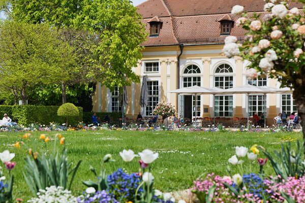 Hofgarten mit Blick auf Orangerie